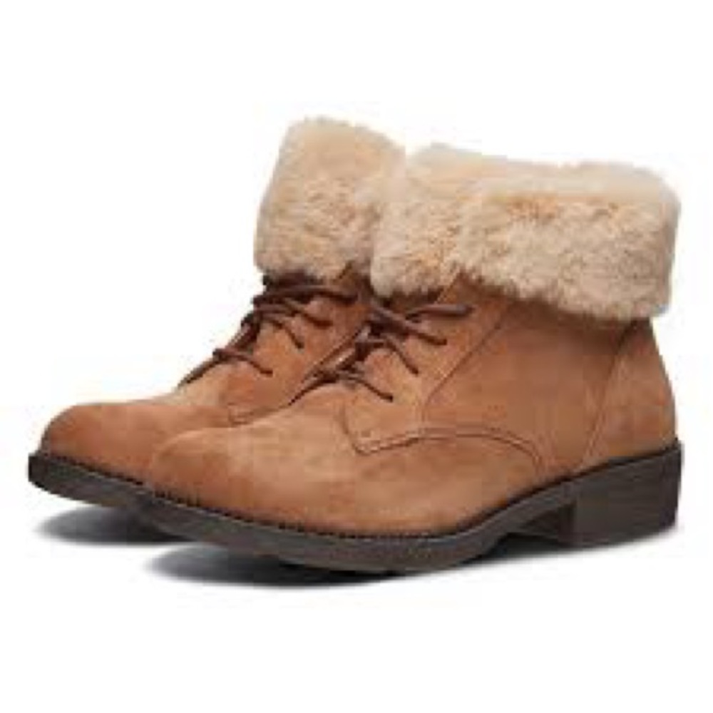 NWOT Sketchers brown boot